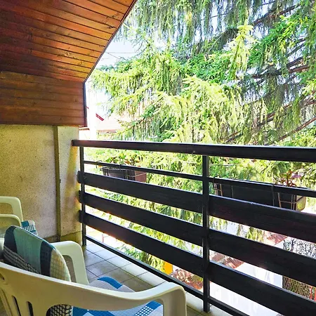 Nyaraló Pine Hideaway - Free Private Parking *