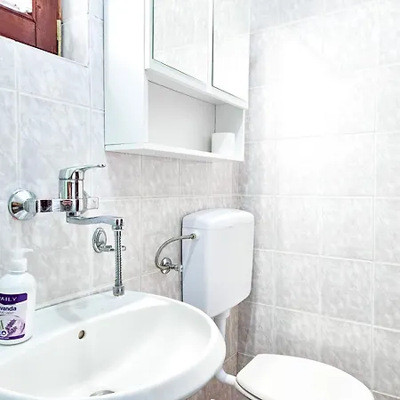 Pine Hideaway - Free Private Parking Sarajevo