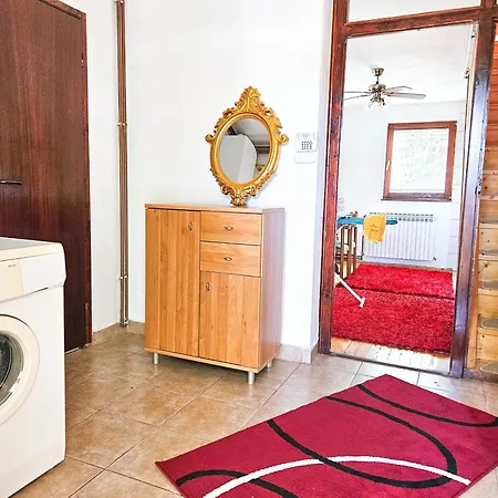 Vikendica Pine Hideaway - Free Private Parking *